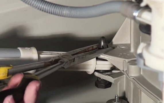 neispraven amortizator stiralnoy mashiny