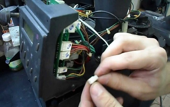 neispraven elektronniy modul kofemashina